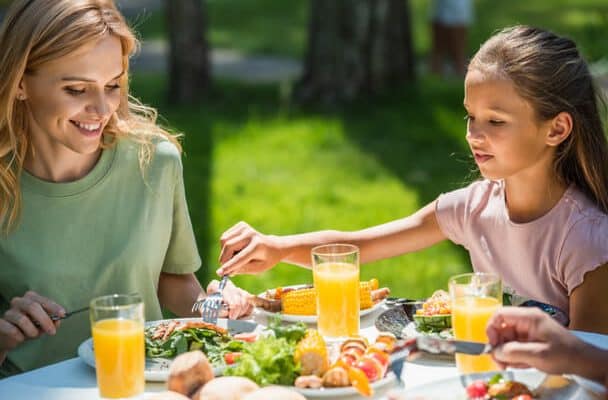 Hogyan ünnepeljük meg az anyák napját a családban? Tippek és ötletek